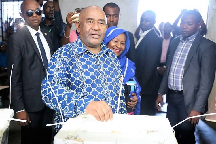 Présidentielles aux Comores : Après la réélection du président Azali…l’opposition sort ses muscles	