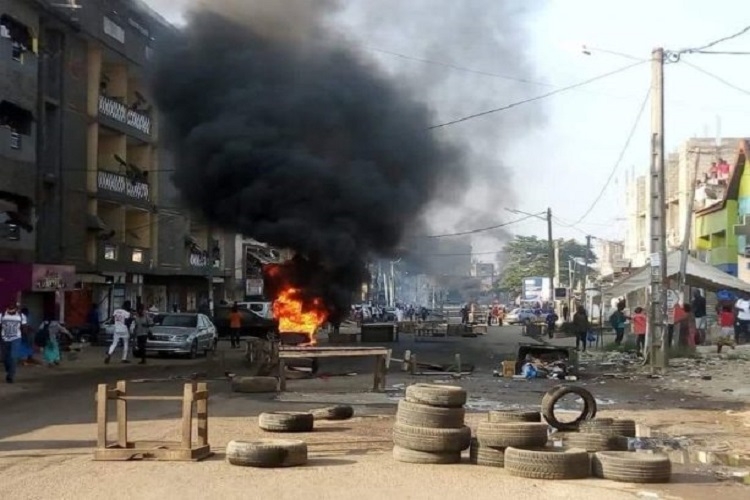 Côte d'Ivoire : Ce « troisième mandat » met le feu aux poudres	